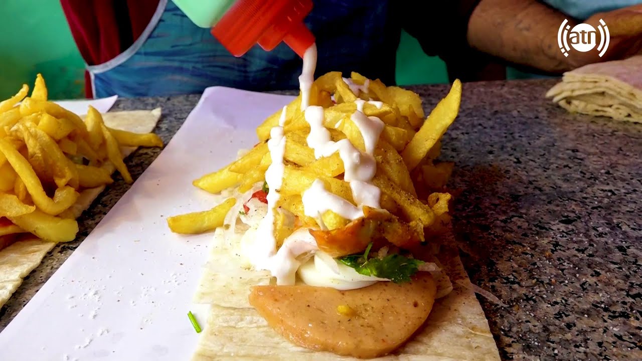 Chaka Burger, the famous burger shop in Qalae Fathullah /چکه برگر، برگر فروشی مشهور در قلعه فتح الله
