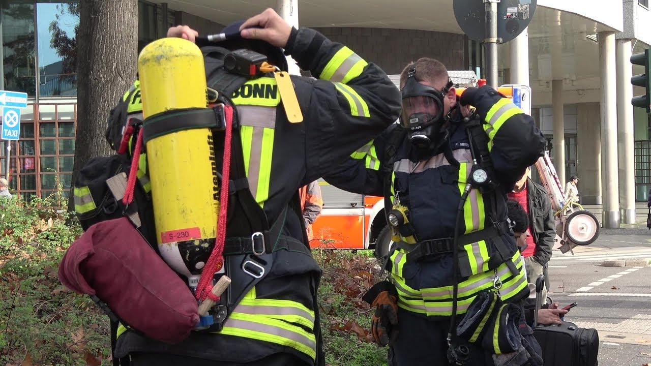 Brand in Archivraum im Bonner Stadthaus am 24.10.19 + O-Ton + Alle Einsatzfahrten