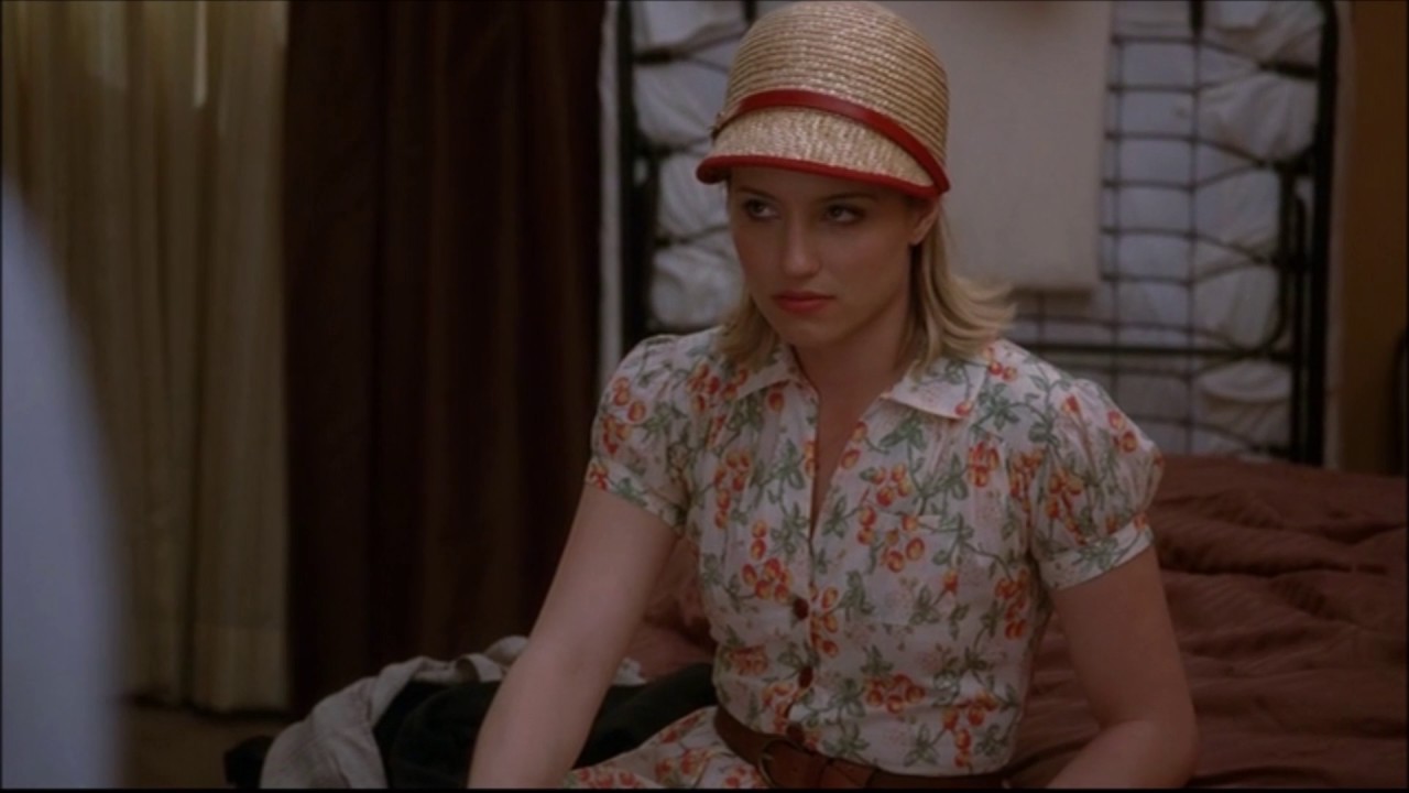 Glee - Mercedes gets food poisoning 3x21
