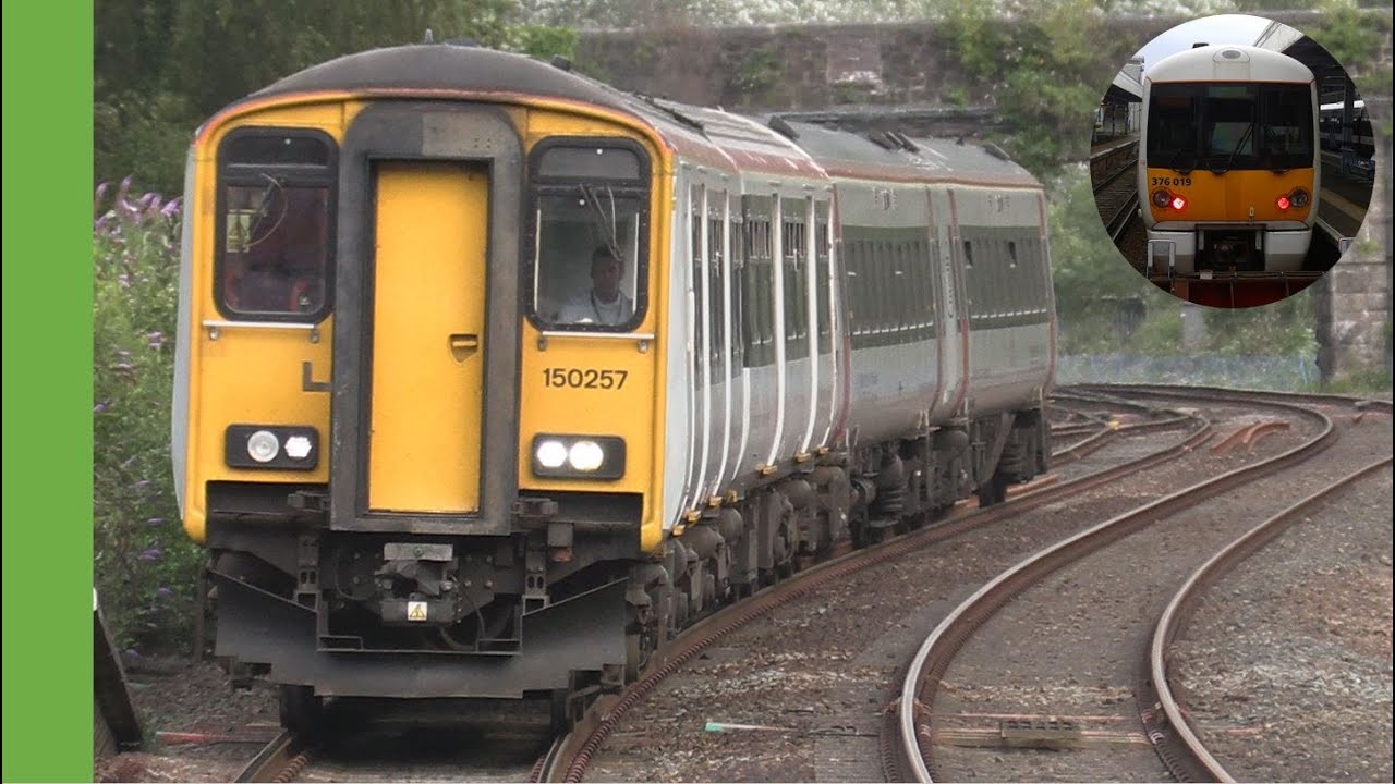Trains at Llandudno Junction