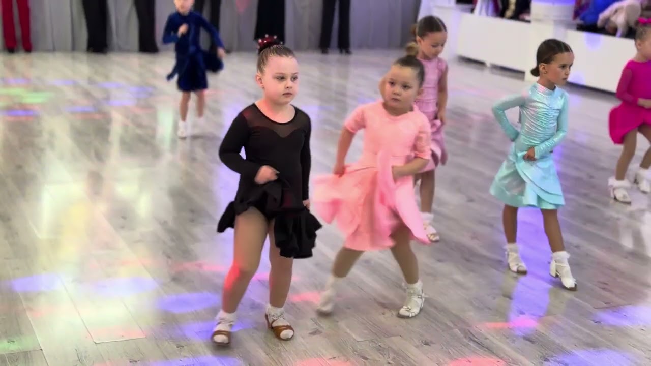 Відкритий чемпіонат FNDL ( категорія Супер Бебі Дебют Соло 4-5 років ) Бальні танці