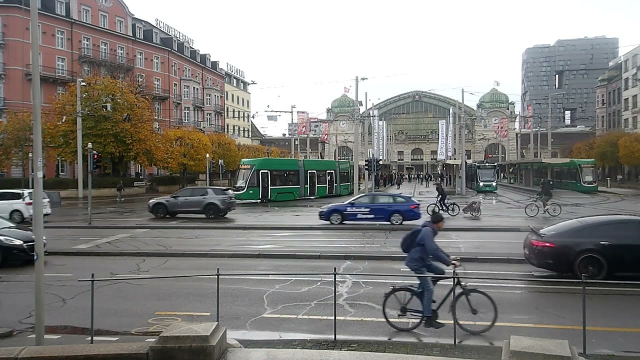 Central Bahn Platz . Central train place Basel Schweiz 16. 11. 2023 Donnerstag