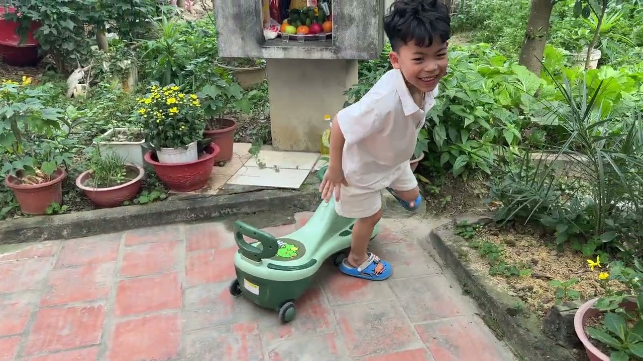 2026-02-17 16h11 cả nhà đi chơi mùng 1 Tết 2026 bên bà Hiền Thúy