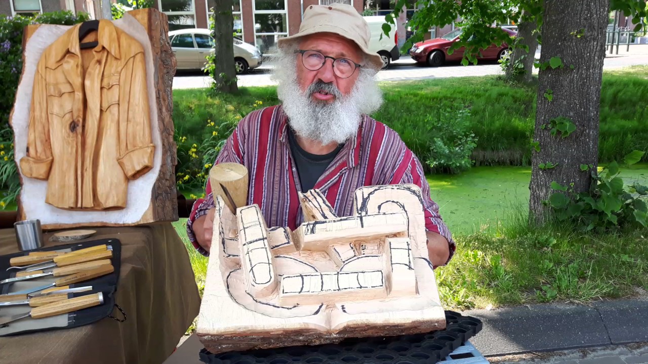 Dirk Oud ambachtelijk beeldhouwen uit Puur Hout