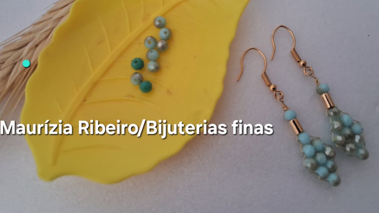  Cristais azul mesclado para um lindo par de brincos Triângulo.#Bijuteriasdeluxo