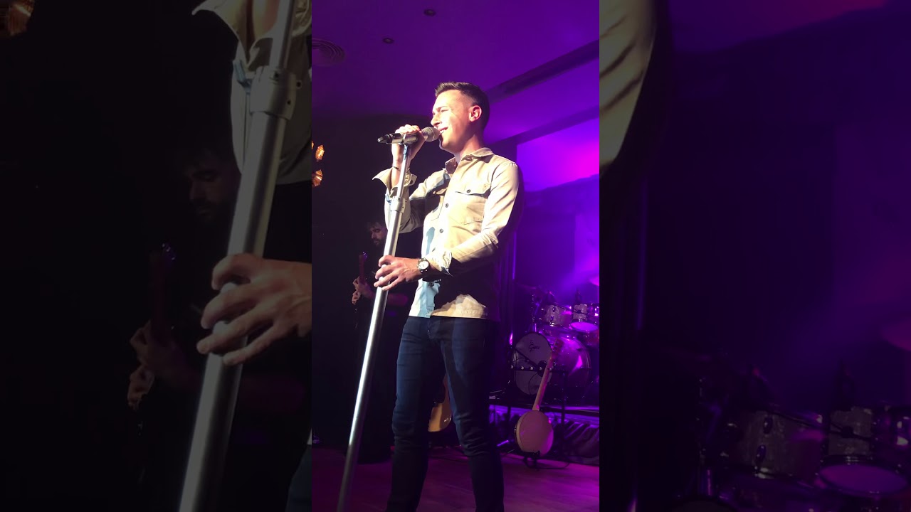 Nathan Carter singing’Hello Darling’ - Carter on the Costa 2019