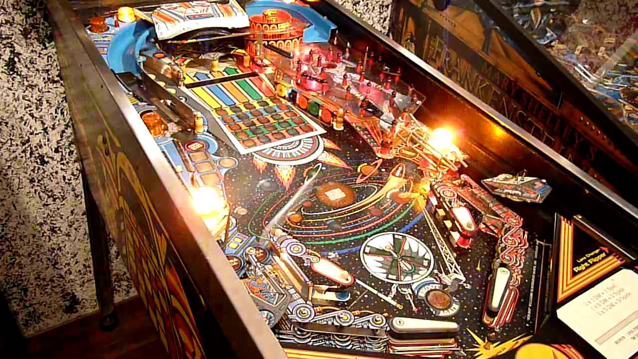 PIN&middot;BOT Gameplay Pinball Machine / Flipper