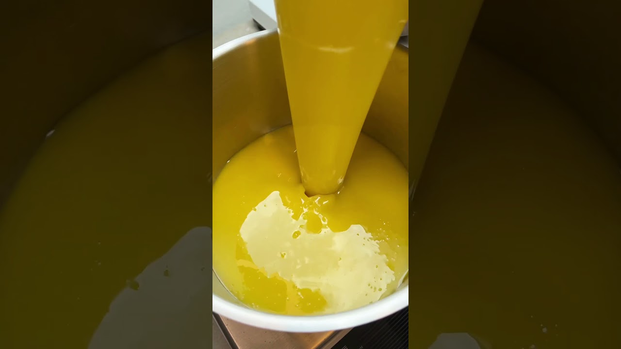 ASMR Soapmaking 🧼🫧 #Naturkosmetik #Handgemacht #Nat&uuml;rlichSch&ouml;n #VeganeKosmetik #ZeroWasteBeauty