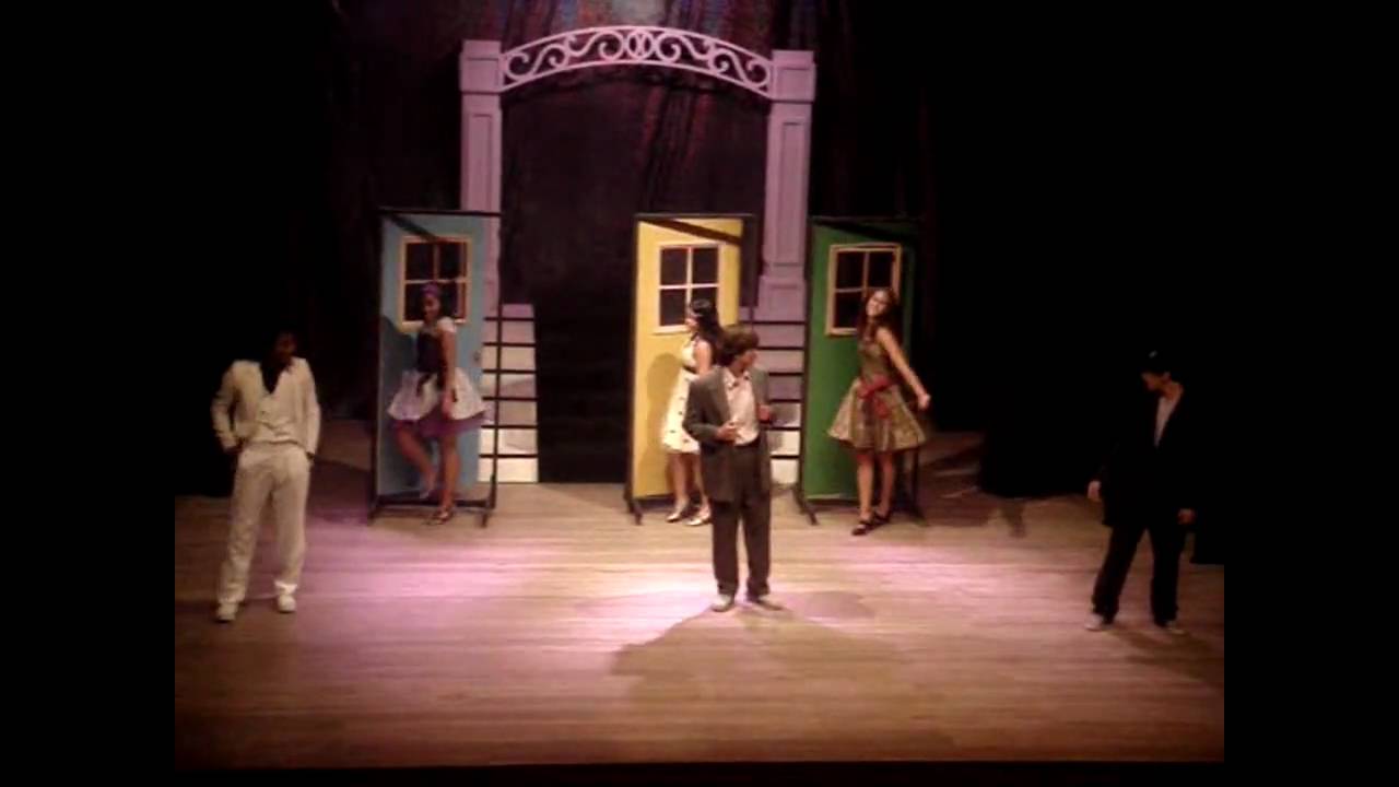 Cia Teatral Arte Rio - High School 3 a night to remember
