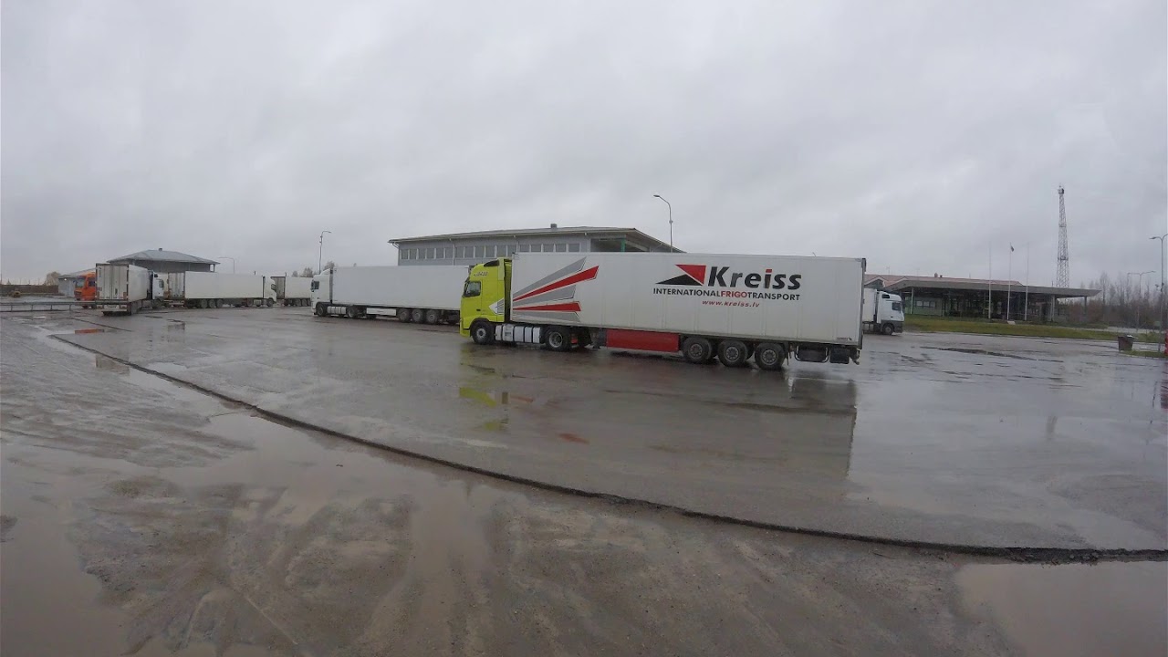 Time lapse at the Russian border