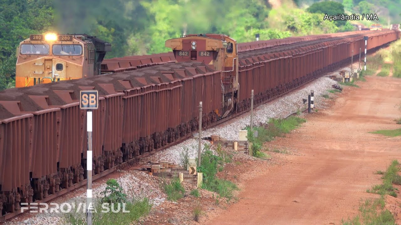 A grande esteira de minério de ferro da Estrada de Ferro Carajás