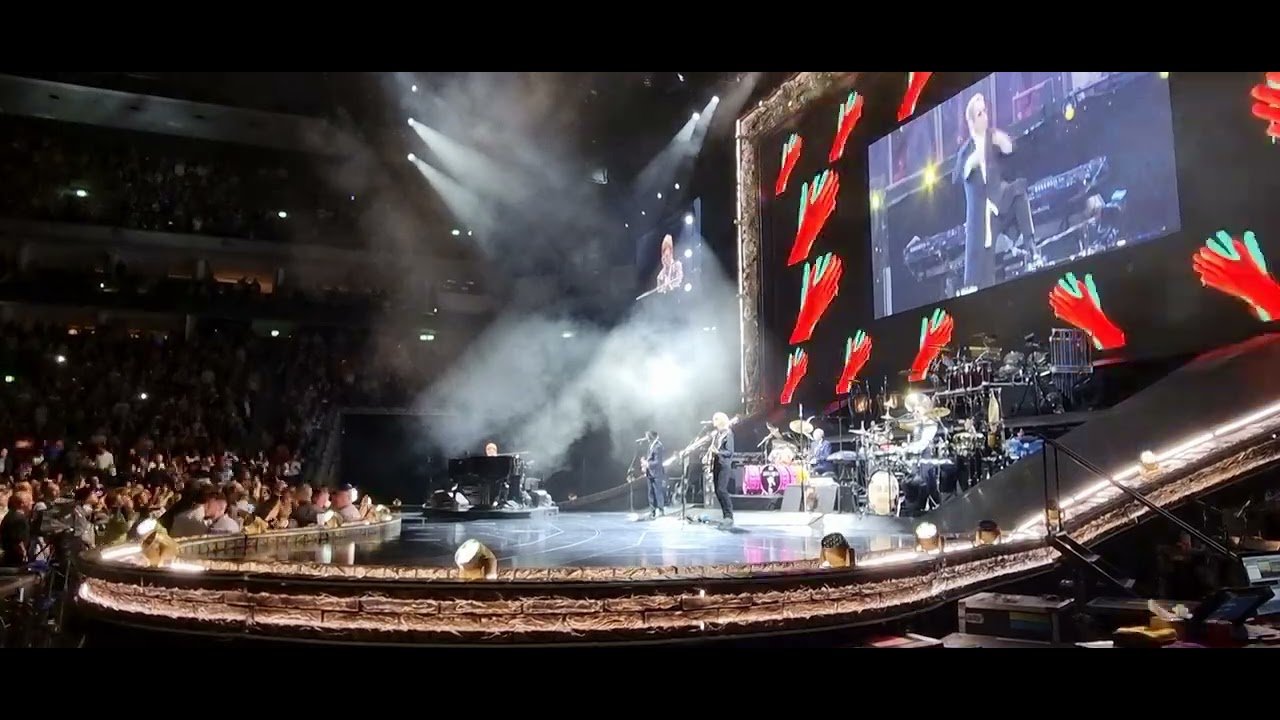 Elton John - I'm still standing - Mercedes-Benz-Arena Berlin - 11.5.23 / 23/5/11