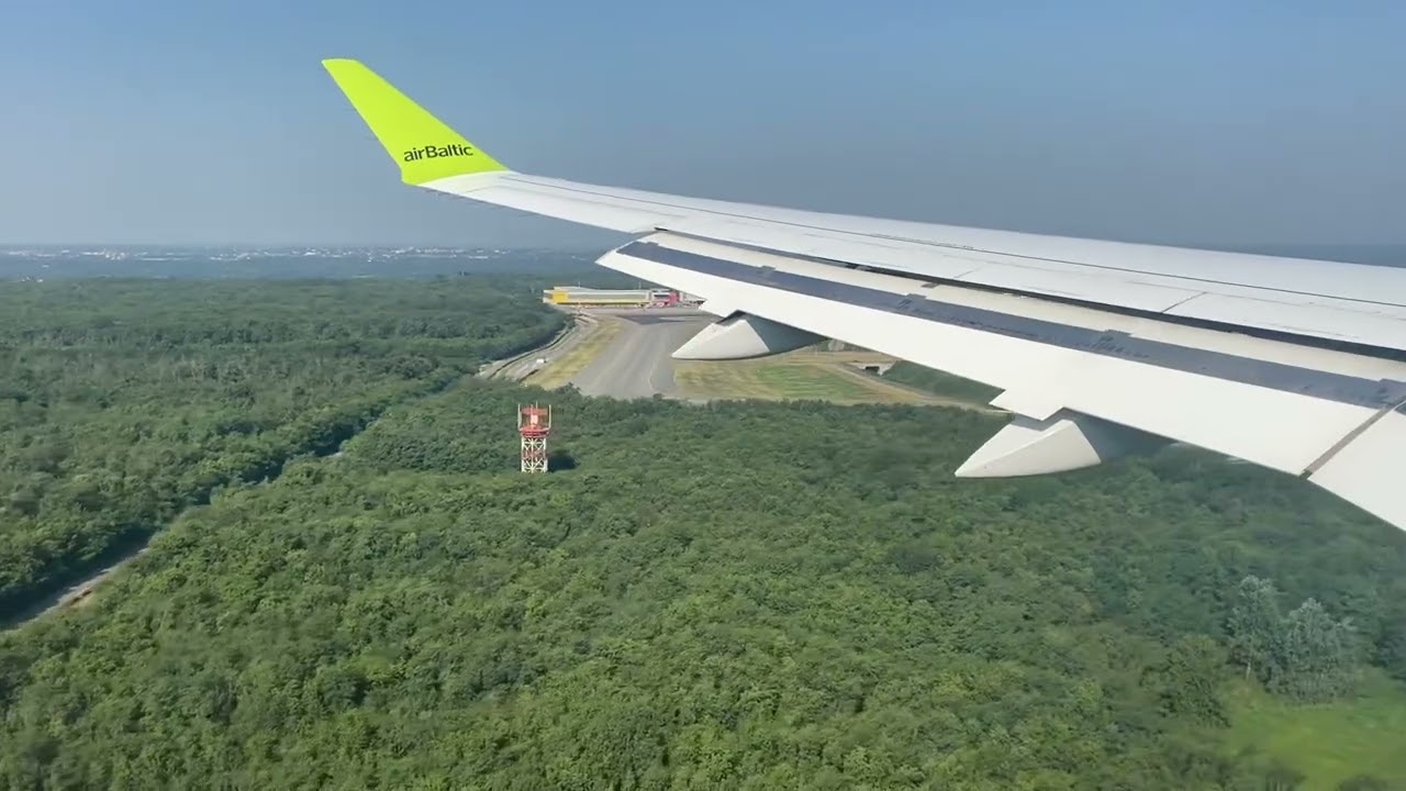 Swiss Airlines Flight/Air Baltic Landing Milan Malpensa Airport from Z&uuml;rich