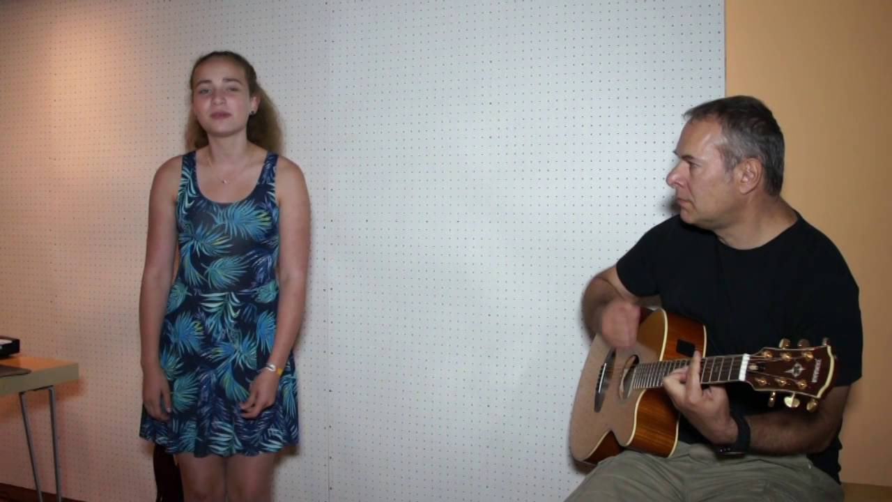 Michaela Mervartová - Andělskej flám ( živě s kytarou)