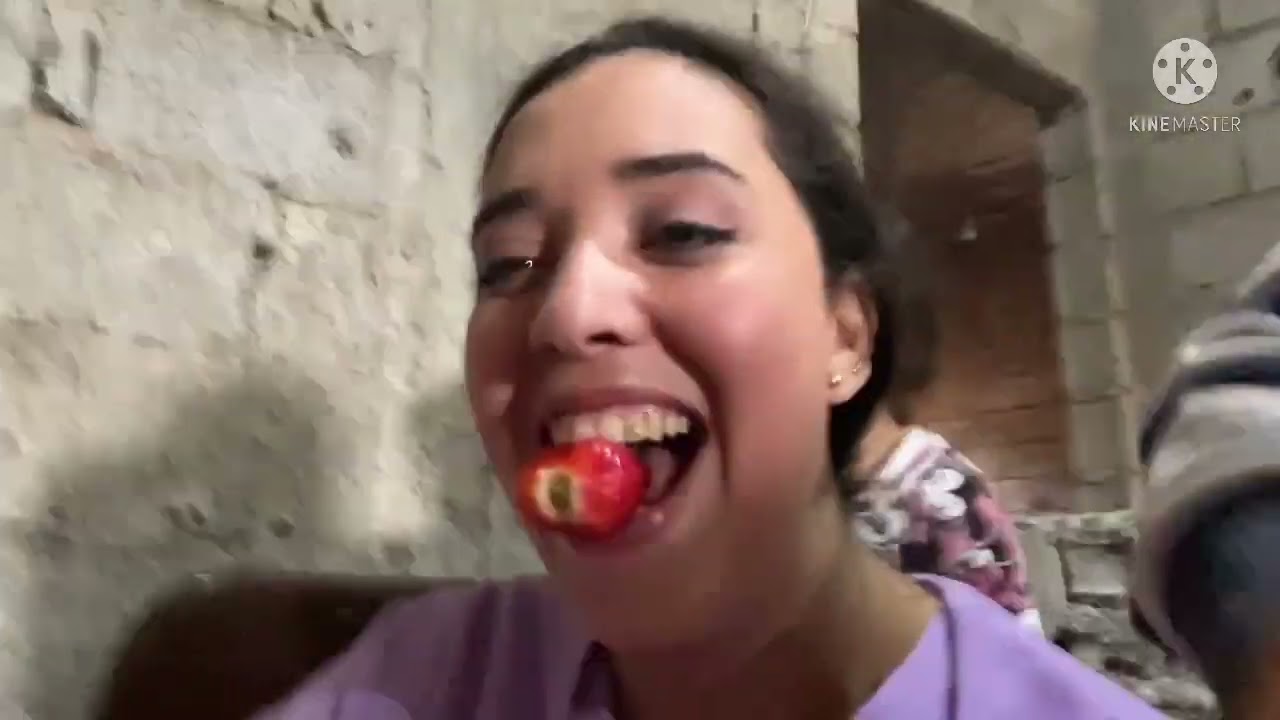 عراضة في حمر بوضهر متختخة ضاحكين شوي وباكيين شوي وهيا غادا