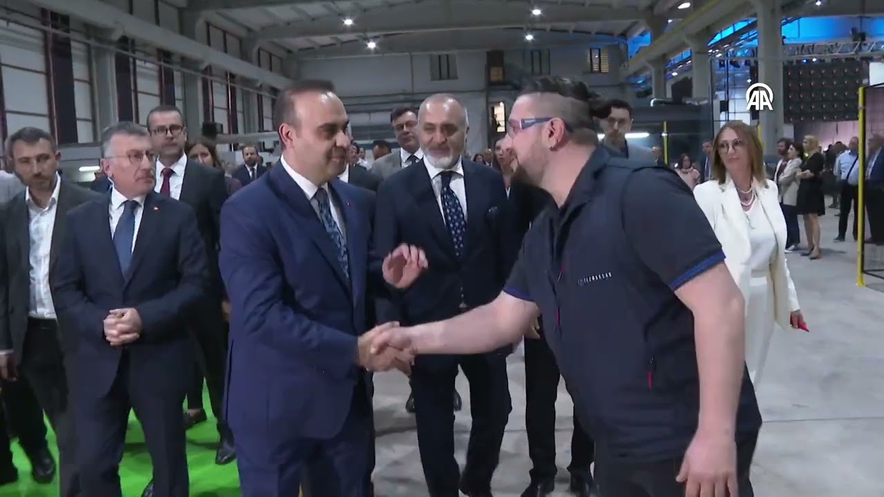 SİVAS - Sanayi ve Teknoloji Bakanı Kacır, Sivas&rsquo;ta TEZMAKSAN Fabrikasını gezdi