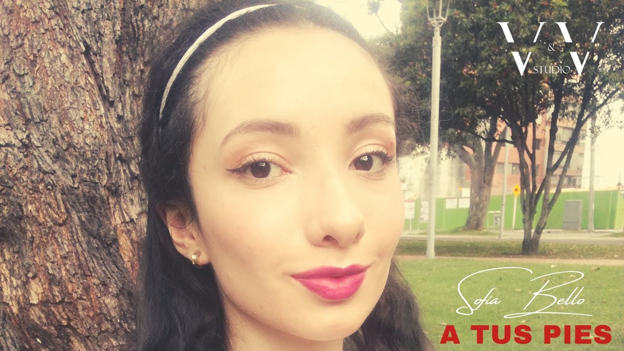 A TUS PIES CON LA ACTUACIÓN DE SOFIA BELLO