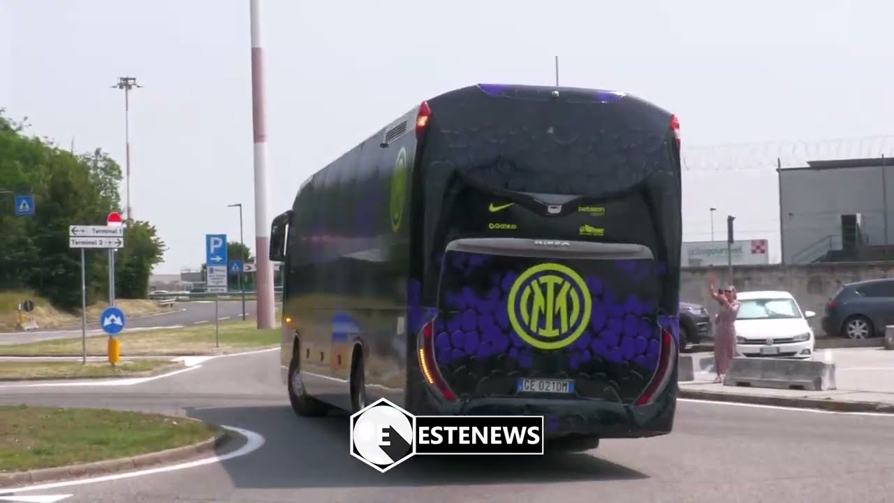 Il triste ritorno dell'Inter a Malpensa dopo la sconfitta: nessun tifoso e tanta delusione