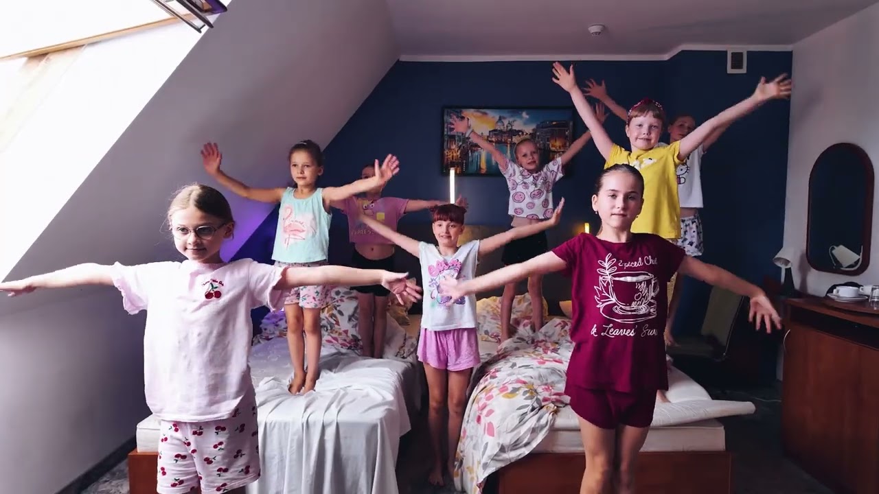 Teledysk z letniego obozu Cool Kids Summer Dance Camp 2026 - ,,Gdzie jest gniotek&rdquo;