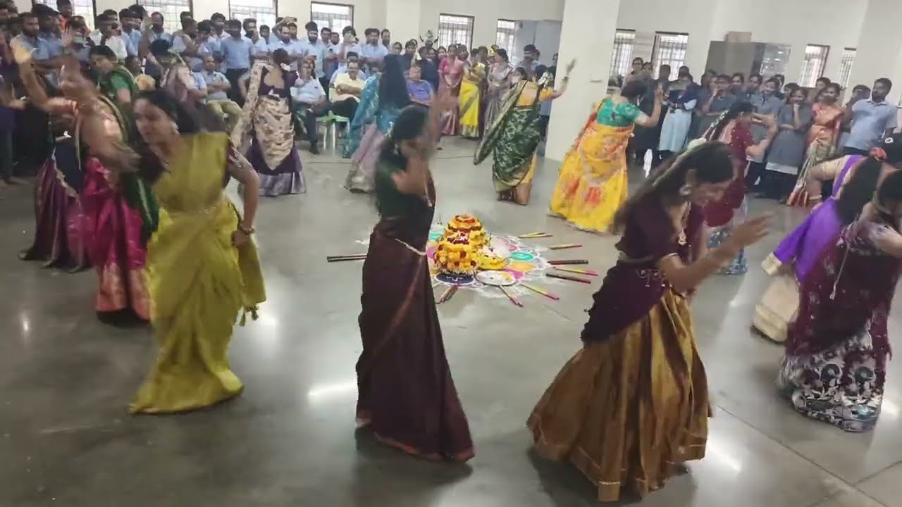  BathuKamma 2025#kalavarikodallu​ #telugusongs​ #bathukammasongs​ #bathukammadjSongs​ 