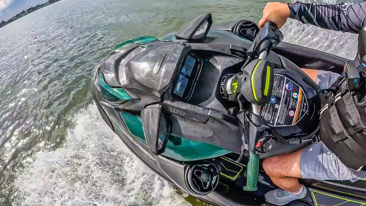 Обзор и тест-драйв Sea-Doo RXP-X Apex 300 2023 года