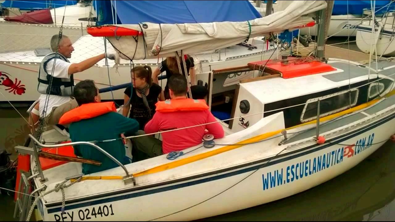 Daniel Serra ense&ntilde;a en el Curso de Timonel Vela Motor de la Escuela N&aacute;utica DSerra
