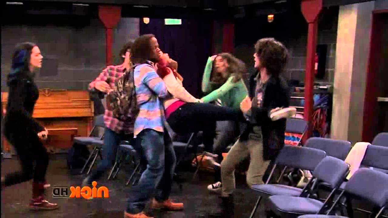 Cat wants her cellphone! (Victorious- Cell Block)
