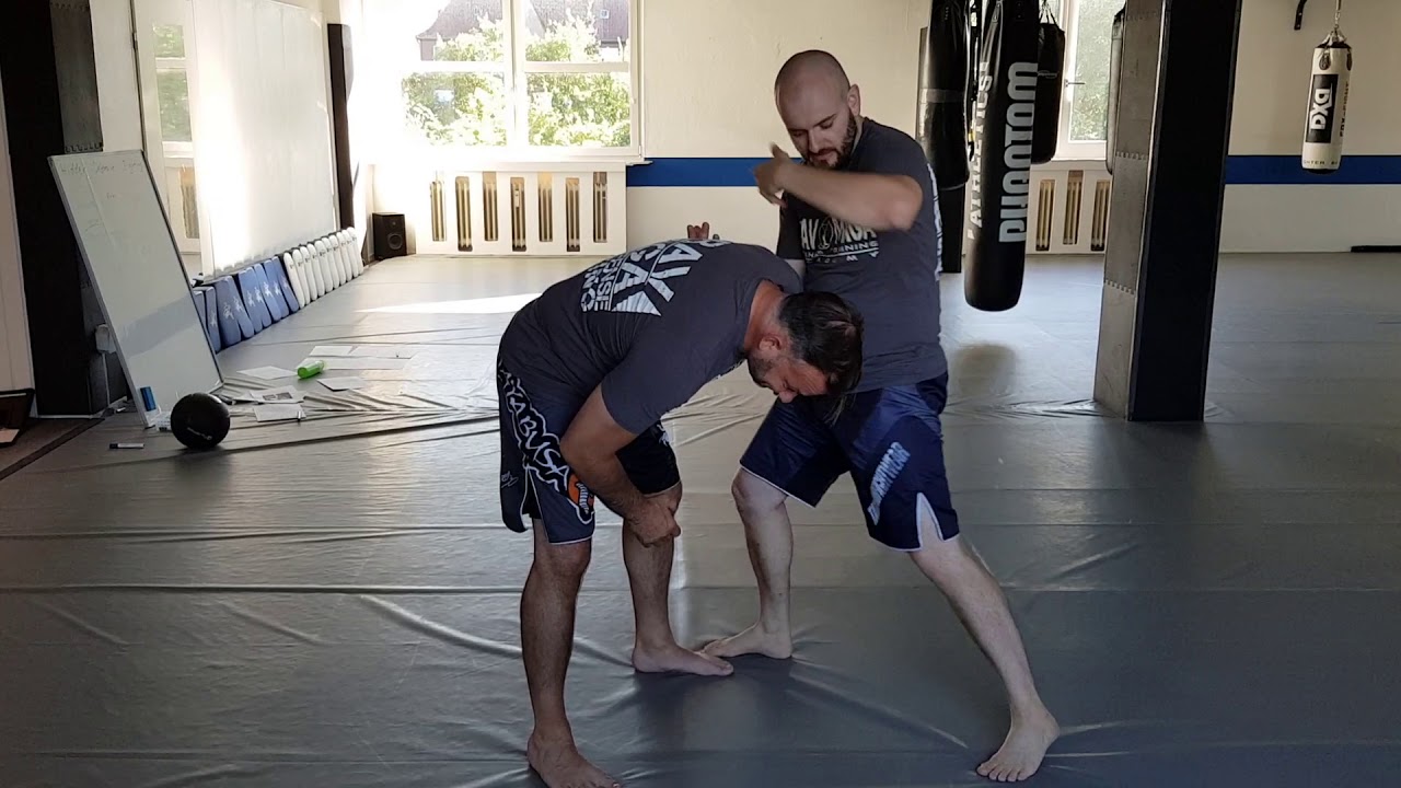 Krav Maga: Kniestoß, die ultimative Selbstverteidigungstechnik? Detail Tutorial