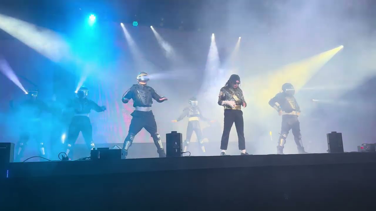 HOMENAJE A MICHAEL JACKSON EN EL HOTEL OASIS PALM CANCUN