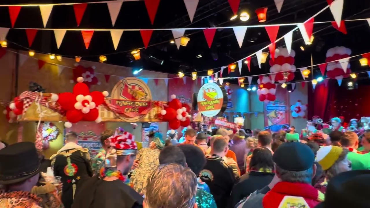 Carnaval 2024: de Buntstekers “Fijnfisjenie Café”