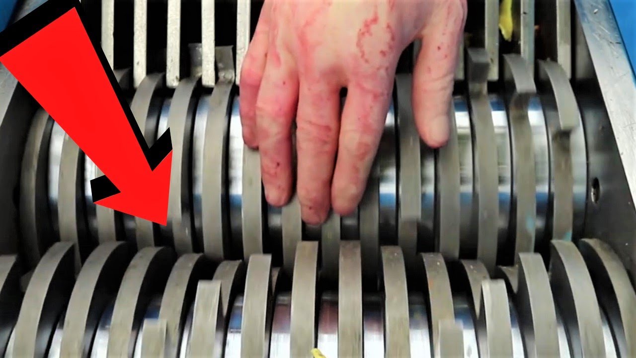 SHREDDER vs HAND TOY