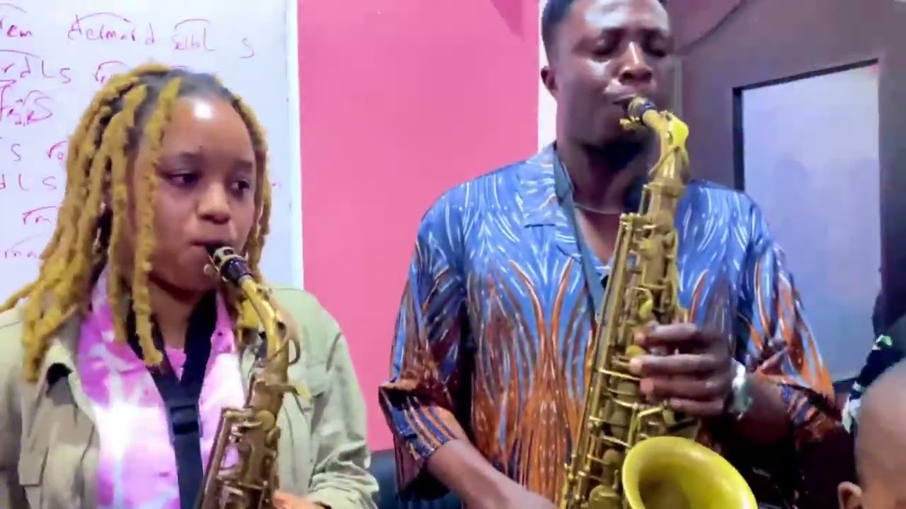 Jerry Omole- Worship session during iSTAMP9 🎷🔥🔥