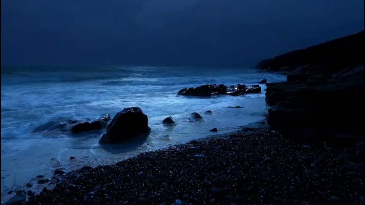 Relaxing Ocean Waves at Night on a Dark Beach - 3.5 Hours of Soothing Sea Sounds for Deep Sleep 4K