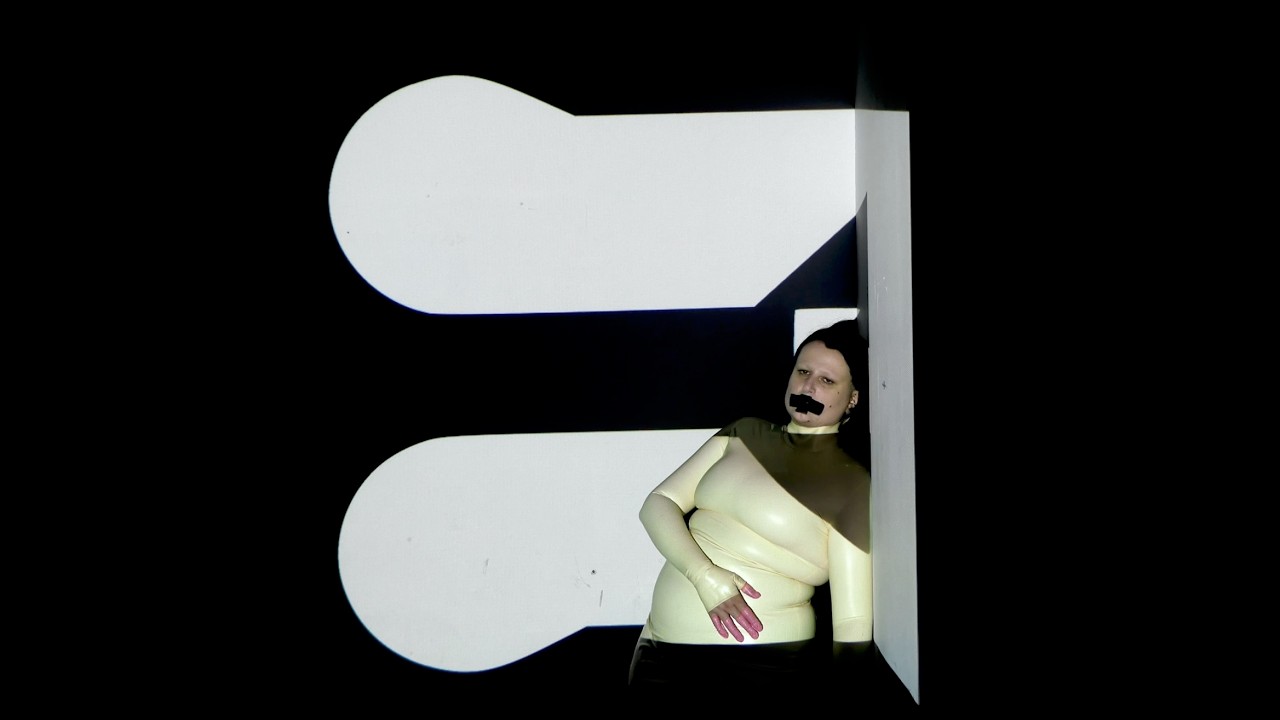 GUIA - Swallow Me (Visualiser)