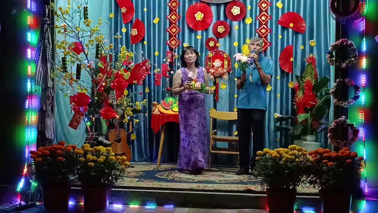 TÂN CỔ : CĂN NHÀ MÀU TÍM 