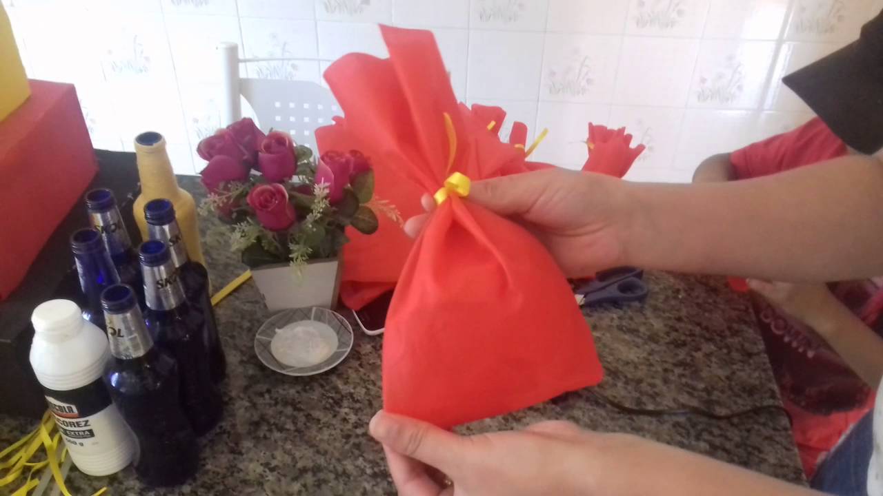 Como fazer saquinho surpresa  gastando pouco