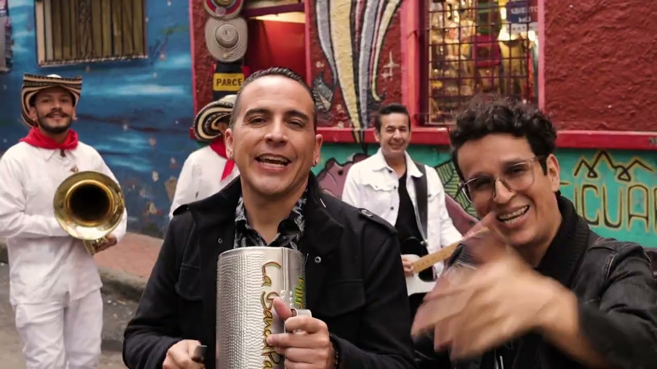 Práticamente - La Bandaparranda - Video Oficial