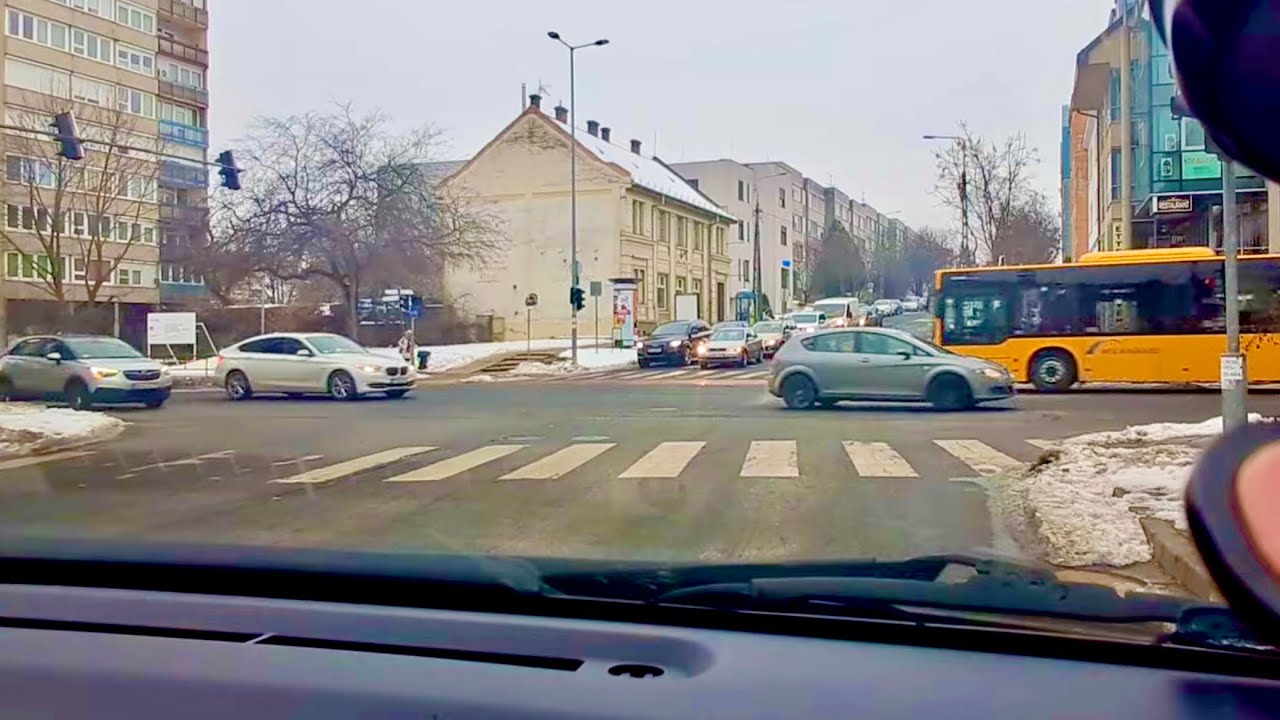 Második Gödöllői alkalom-Klau ügyeskedik, szerintem szépen haladunk;) #vezetnitanulunk #autósiskola 