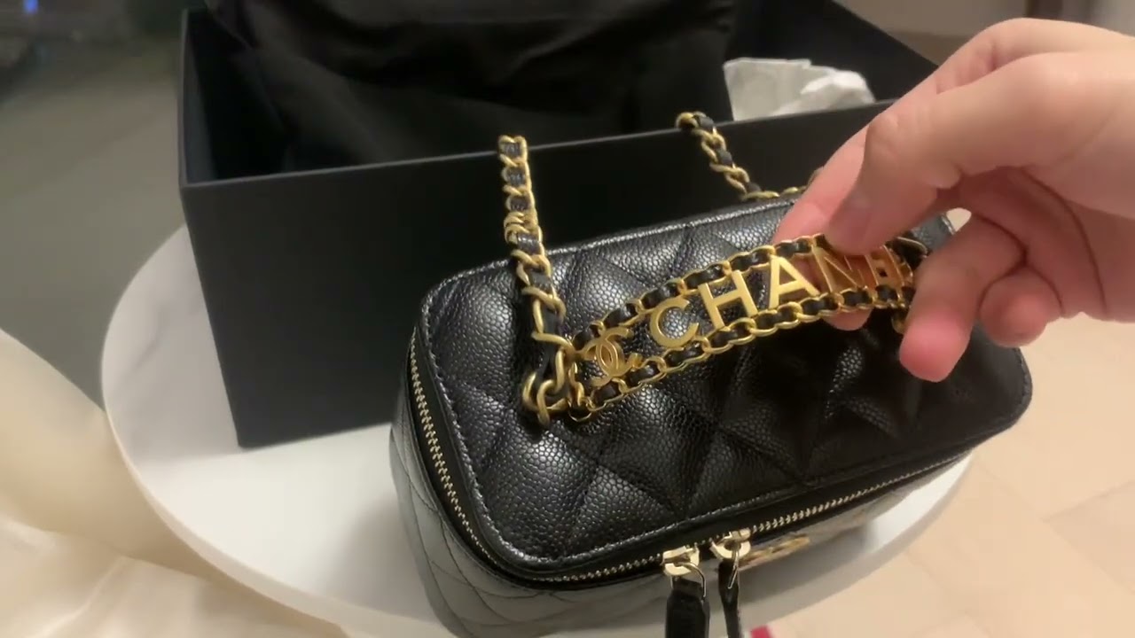 Chanel 22S Unboxing !! Vanity Case! Super cute!