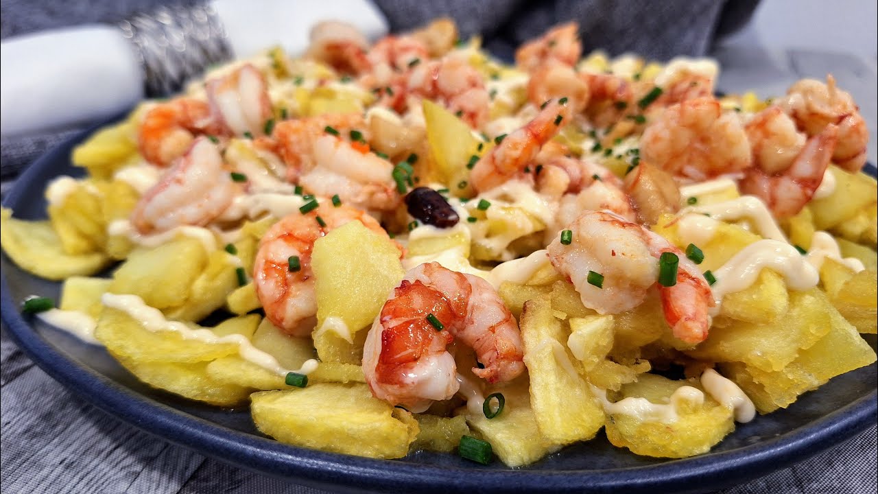 PATATAS ARRIERAS una receta andaluza con gambas al ajillo sencilla y deliciosa