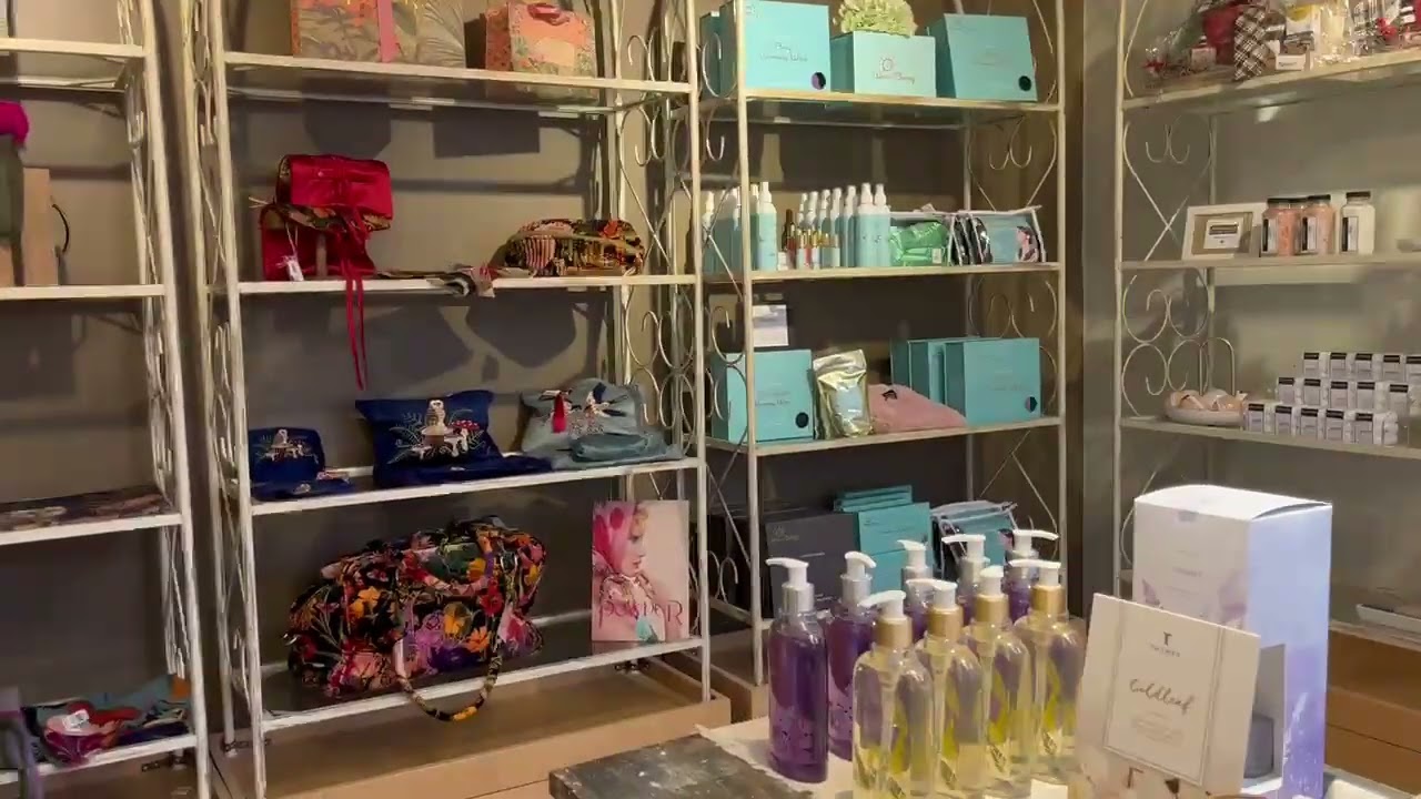 🎄✨ Holiday Store Tour! ✨🎄