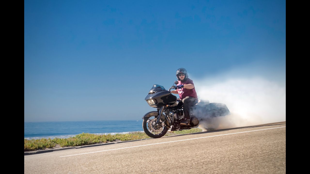 CBEAR ON FEULING EQUIPPED ROADGLIDE // STURGIS 2019
