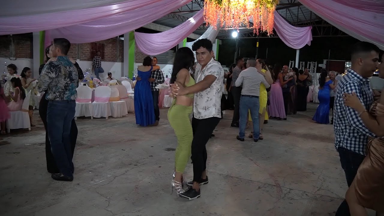 QUE BUEN AMBIENTE HUBO EN ESTOS XV AÑOS EN GUERRERO #viral #bailazosdeguerrero