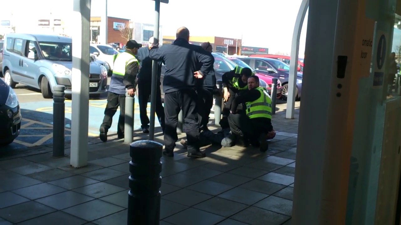 ShopLifter Caught at Fort Kinnaird Park - Stop Thief!!