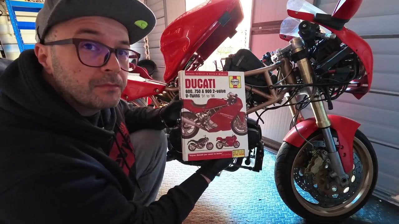 Ducati SS 750 Restoration – Carburetor & Fuel Line Check | Removing Right Fairing (Part 3)