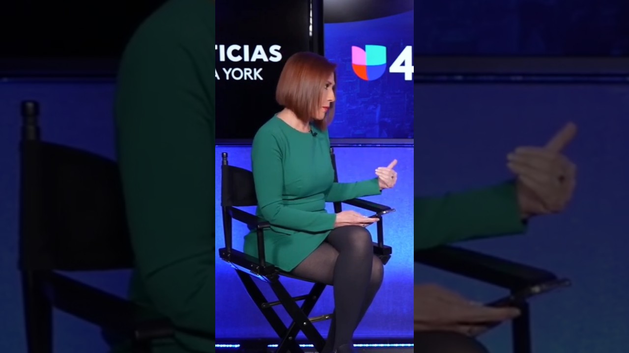 Ana Patricia Candiani legs and pantyhose 