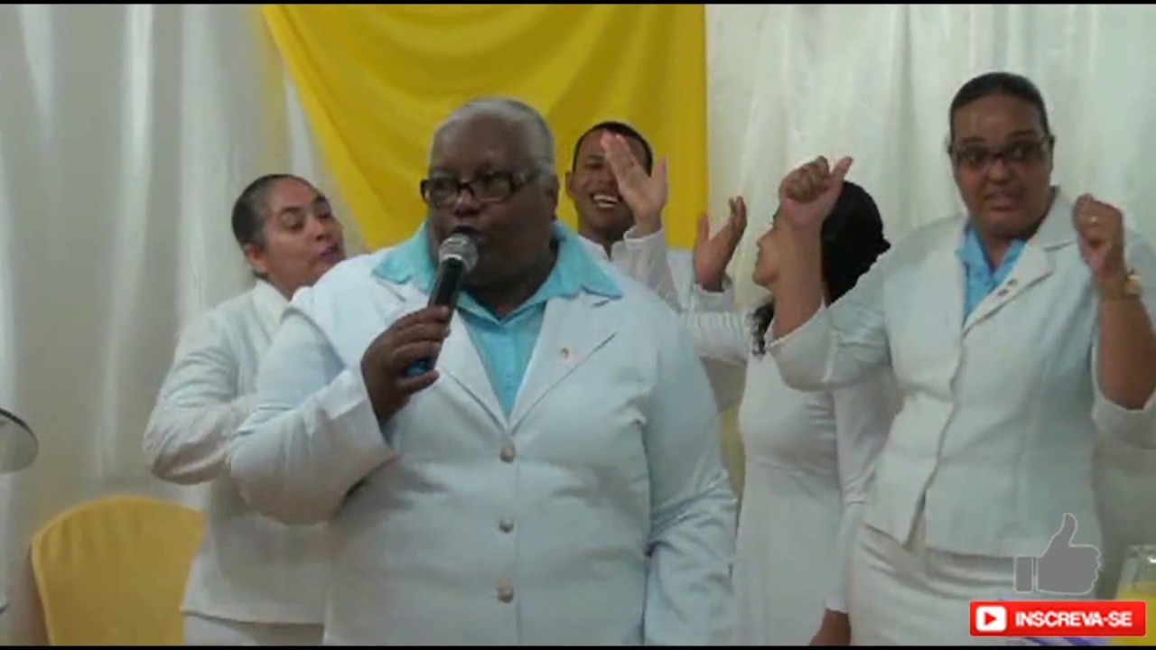 Deus vai Colocar tudo no Lugar ( Pastora Louvando Corinho de Fogo )