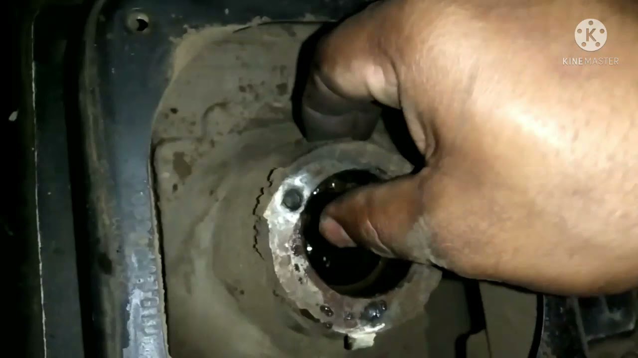 This video about Mahindra Bolero broken gear liver problem and repair