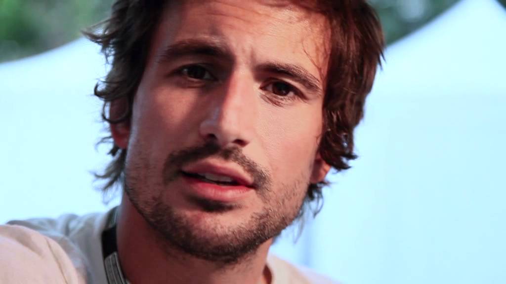 Tom Beck beantwortet Fan-Fragen