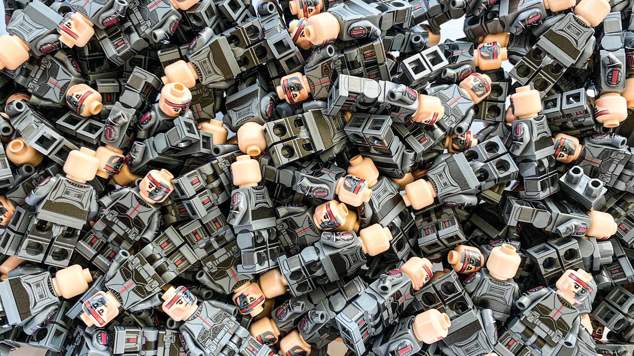 800 LEGO Minifigures